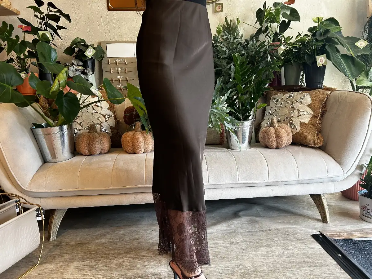 Jupe longue satin et dentelle