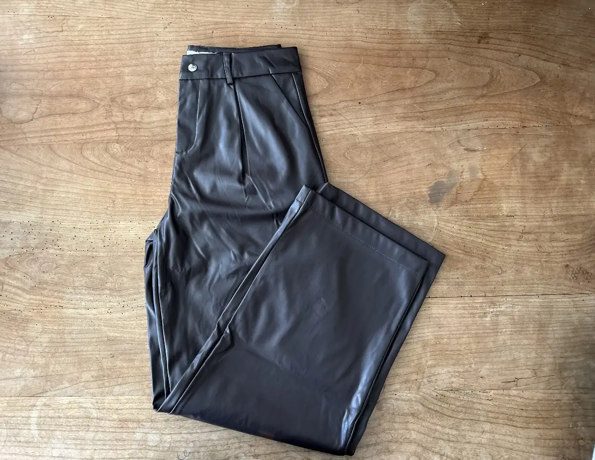 Pantalon simili cuir marron