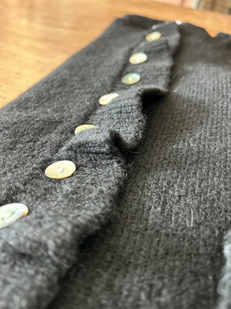 Cardigan noir en laine