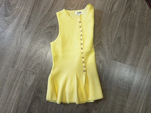 Top en laine jaune