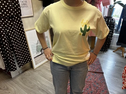 tee-shirt en coton jaune